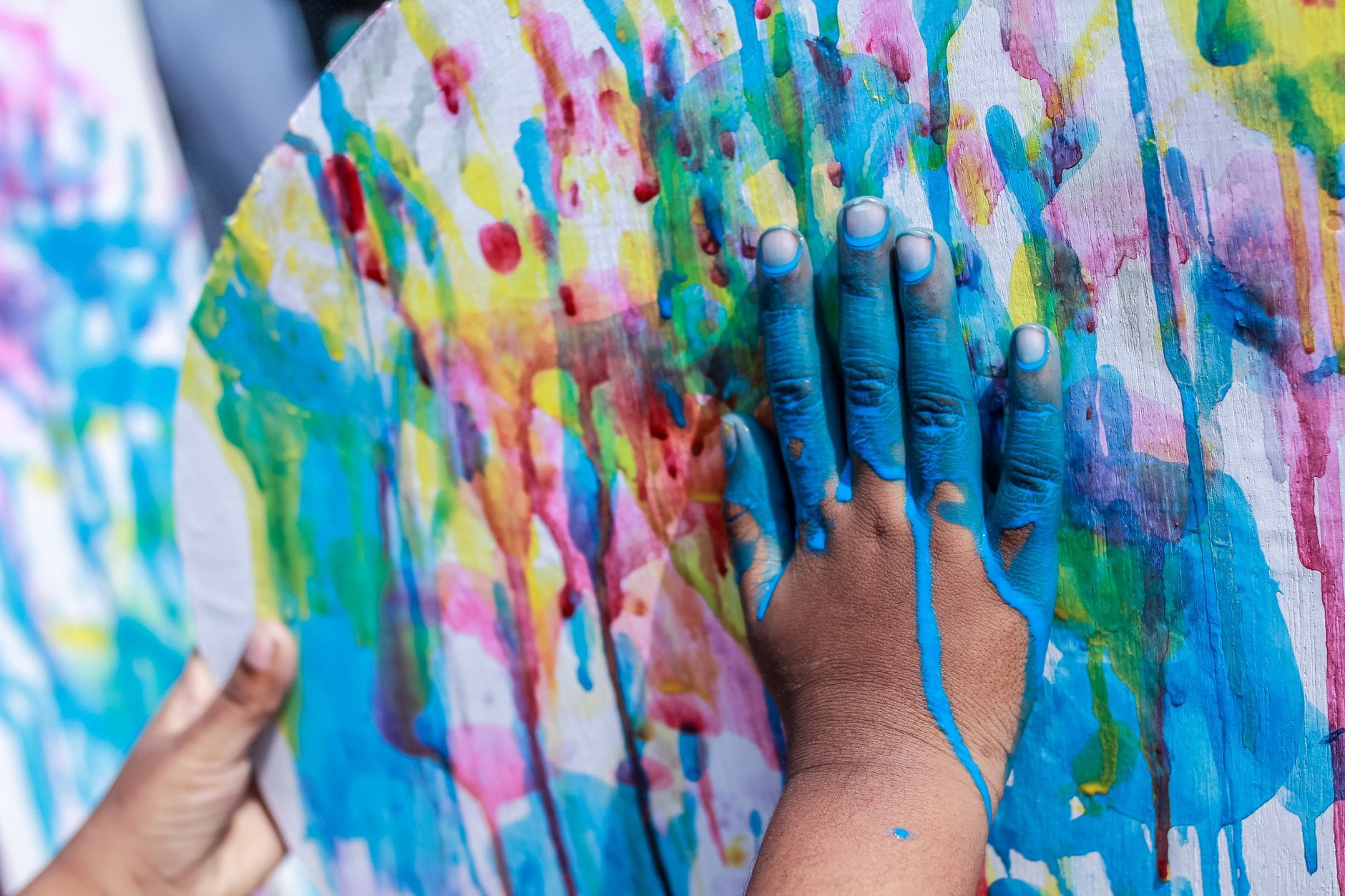 Taller de arte y pintura en el jardín